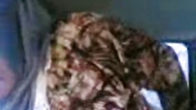 गडद स्तनाग्र असलेली एक कुत्री आमच्या आधी काही गुदद्वारासंबंध करत आहे