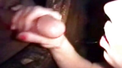 एका कास्टिंग सेशनमध्ये पिगटेलसह एक गोरा चोखला जात आहे